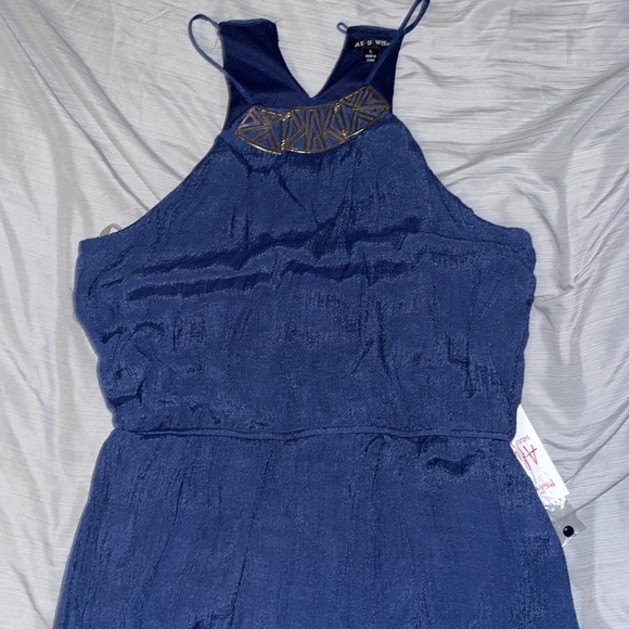 Dress - Picture 1 of 3